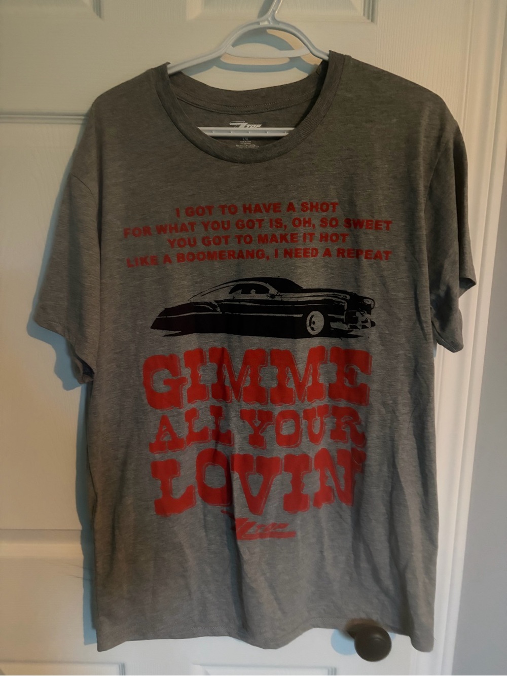 Men's Gray Graphic Tee with Red Print - Casual Crewneck